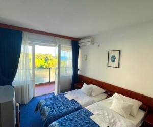 Standard Triple Room (CORPUS B)